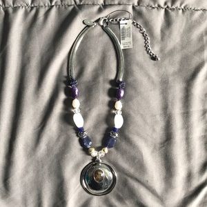 3/30$ Chico’s women’s Ellie pendant multi colored stone silver tone necklace New